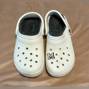 Unisex Crocs - Classic Faux Fur Lined White - Women’s 8 - Mens 6